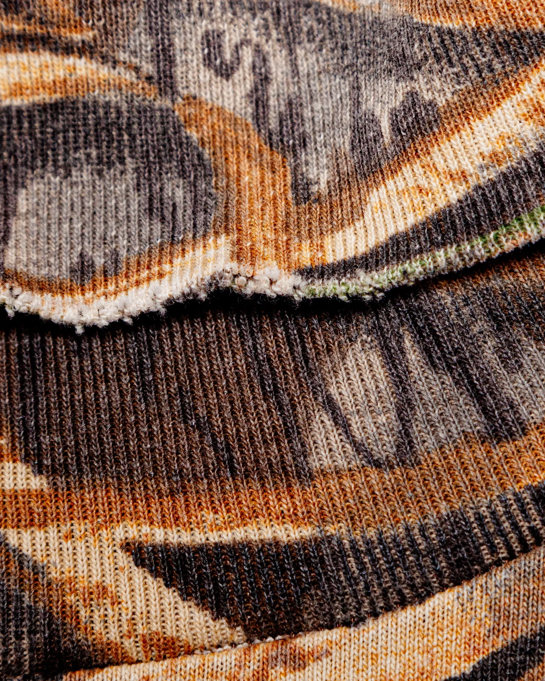 1990s Mossy Oak Camouflage Made in USA Vintage Long Sleeve Turtleneck