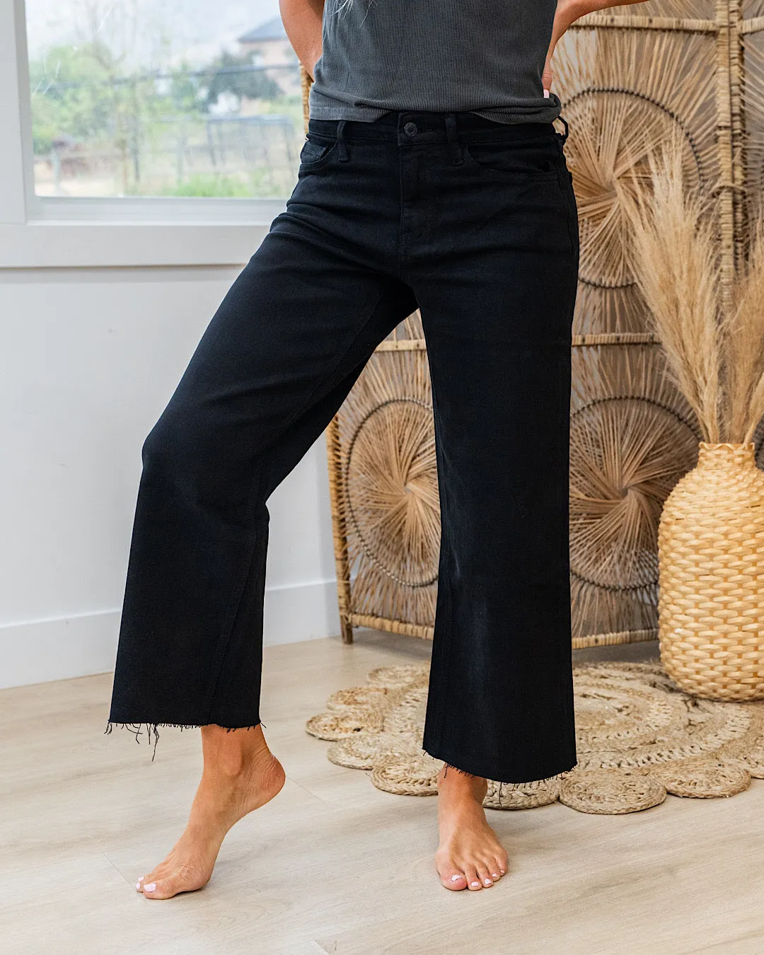 NEW! Vervet Skye Wide Leg Non Distressed Crop Jeans - Black