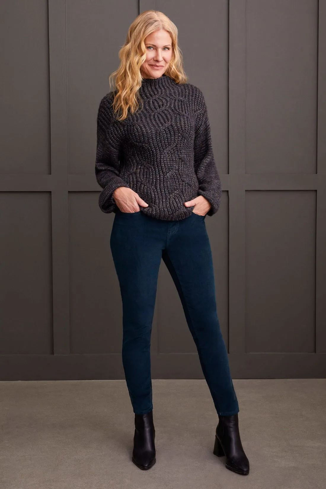 OVERSIZED FUNNEL NECK SWEATER WITH SHINY YARN-Black